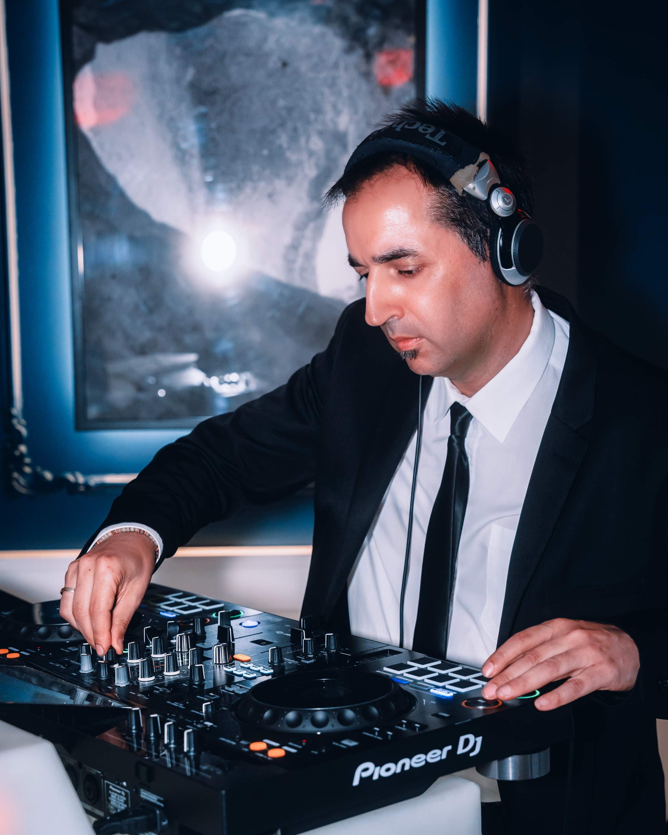 DJ OLIVER CRESPO
